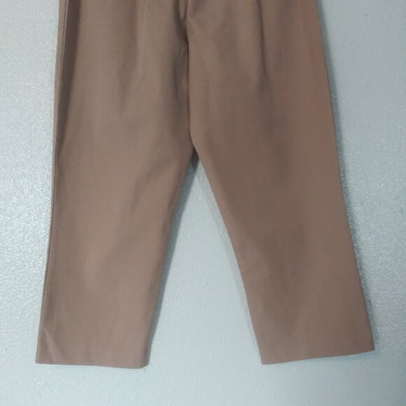 Isaac Mazrahi women's size 12P tan/khaki capris - Picture 6 of 14